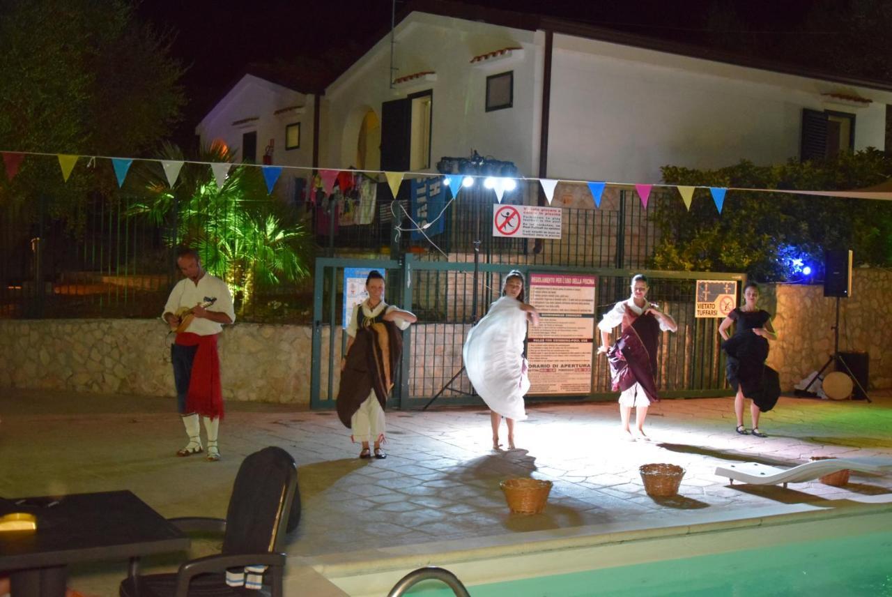 Villaggio Mare Blu Vieste Bagian luar foto