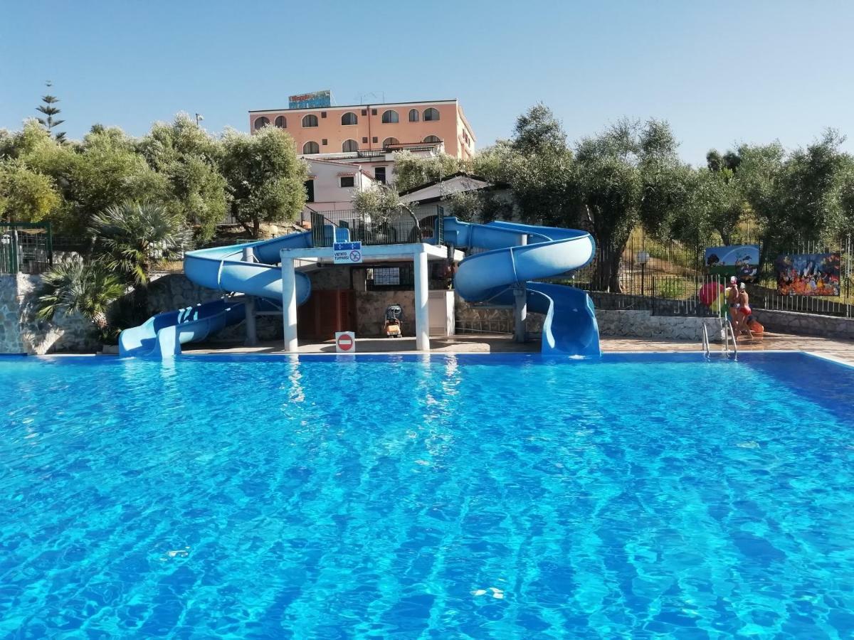 Villaggio Mare Blu Vieste Bagian luar foto