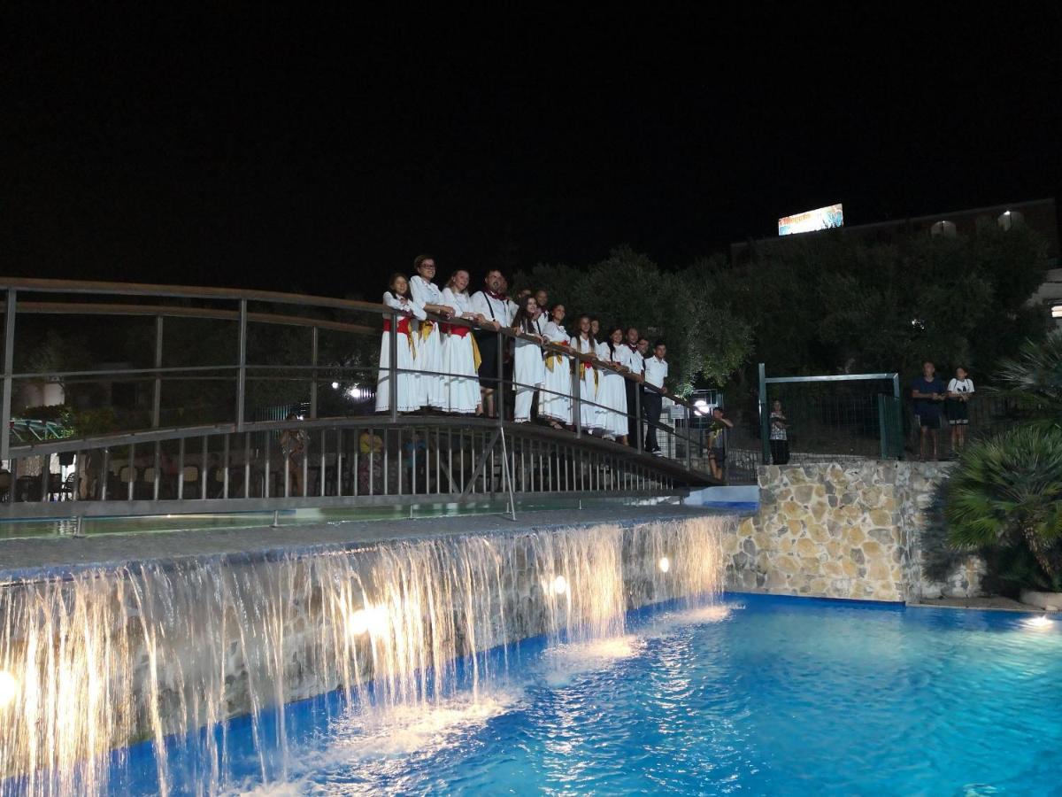 Villaggio Mare Blu Vieste Bagian luar foto